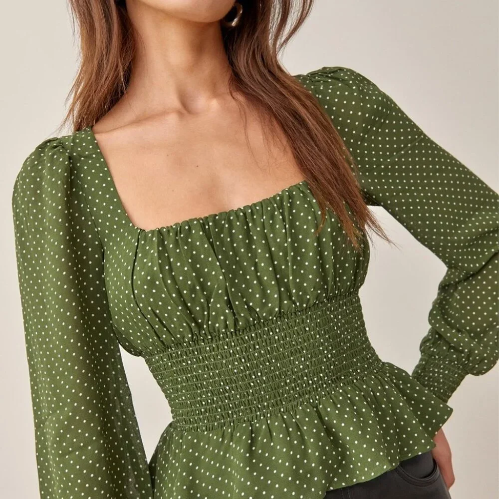 NWT Reformation Hearth top in Green Polka Dot/Peat